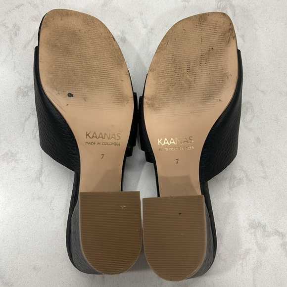 KAANAS Comino Buckle Heeled Slide Sandals Black Pebbled Leather - Picture 9 of 16